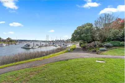 601 N Tomahawk Island Dr, Portland, OR 97217 - Photo 45