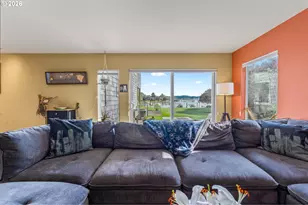 601 N Tomahawk Island Dr, Portland, OR 97217 - Photo 11