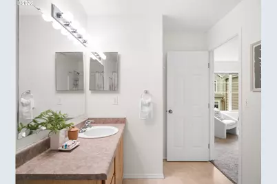 601 NE Russell St, Portland, OR 97212 - Photo 21