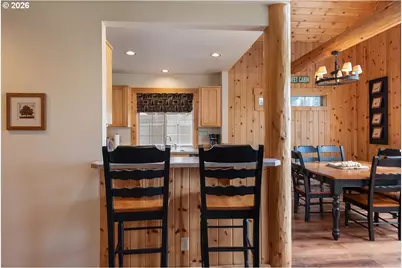 8968 Cliff Swallow Dr, Redmond, OR 97756 - Photo 9