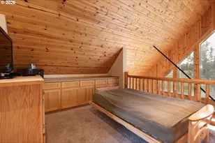 8968 Cliff Swallow Dr, Redmond, OR 97756 - Photo 15