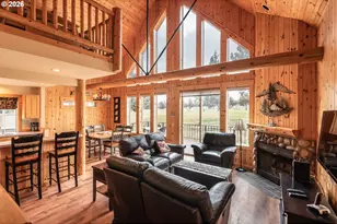 8968 Cliff Swallow Dr, Redmond, OR 97756 - Photo 3