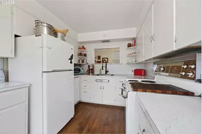 1930 SE Bybee Blvd, Portland, OR 97202 - Photo 9