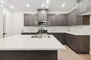 3319 SE Triumph Ave, Hillsboro, OR 97123 - Photo 9