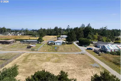 Highland, Bandon, OR 97411 - Photo 5