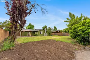 1735 Rainbow Dr, Springfield, OR 97477 - Photo 15
