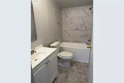 700 N Mill St #21, Creswell, OR 97426 - Photo 9