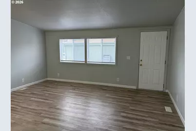 700 N Mill St #21, Creswell, OR 97426 - Photo 3