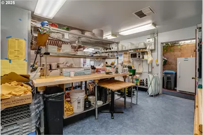 729 NE 3rd St, McMinnville, OR 97128 - Photo 29