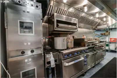 729 NE 3rd St, McMinnville, OR 97128 - Photo 31