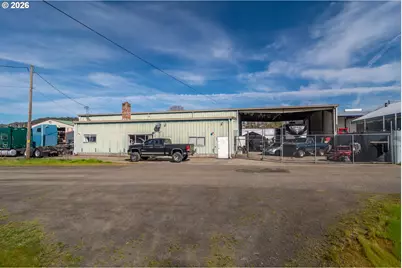 1880 NE Stephens St, Roseburg, OR 97470 - Photo 5