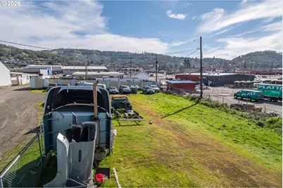 1880 NE Stephens St, Roseburg, OR 97470 - Photo 27