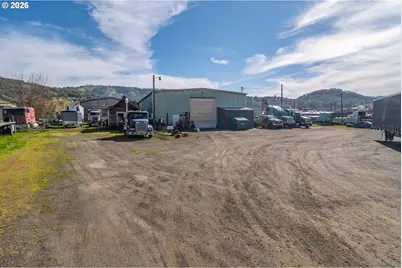 1880 NE Stephens St, Roseburg, OR 97470 - Photo 19