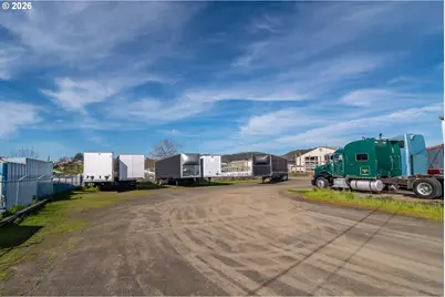 1880 NE Stephens St, Roseburg, OR 97470 - Photo 25