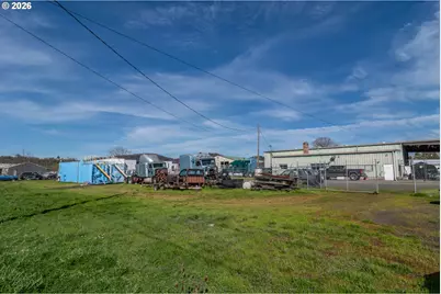 1880 NE Stephens St, Roseburg, OR 97470 - Photo 29