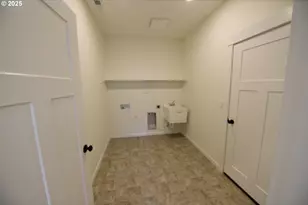 845 Oakleaf Wy, Silverton, OR 97381 - Photo 11