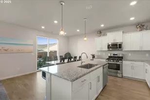 6421 SE 22nd St, Gresham, OR 97080 - Photo 11