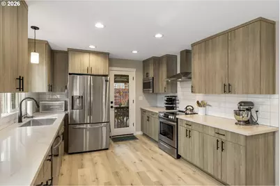 6352 Caufield St, West Linn, OR 97068 - Photo 9