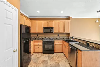 6546 NE Forest Ln, Hillsboro, OR 97124 - Photo 15