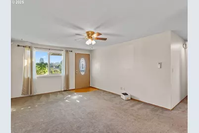 1075 Princeton Rd, Woodburn, OR 97071 - Photo 9