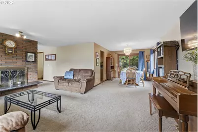 2095 NW 3rd St, Gresham, OR 97030 - Photo 9