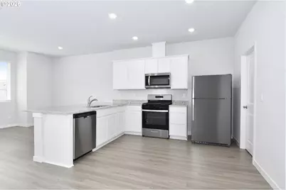 1233 Parkside Ave, Woodburn, OR 97071 - Photo 5