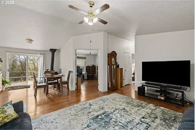 600 Donruss Dr, Roseburg, OR 97471 - Photo 5