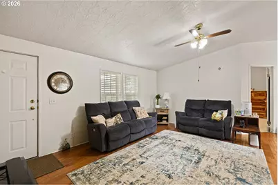 600 Donruss Dr, Roseburg, OR 97471 - Photo 11