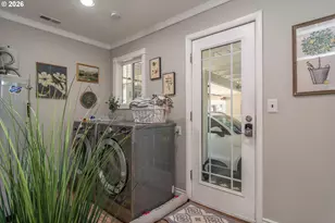 421 NW Cary St, Winston, OR 97496 - Photo 11