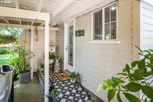 421 NW Cary St, Winston, OR 97496 - Photo 3
