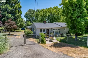 421 NW Cary St, Winston, OR 97496 - Photo 47