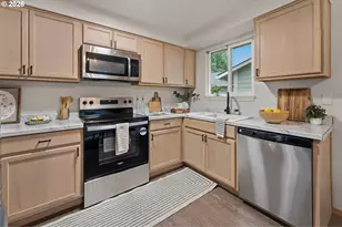 13158 SW Shore Dr, Tigard, OR 97223 - Photo 7