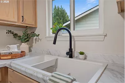 13158 SW Shore Dr, Tigard, OR 97223 - Photo 11
