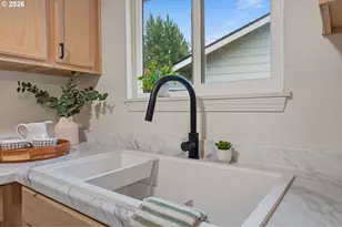 13158 SW Shore Dr, Tigard, OR 97223 - Photo 11