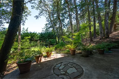 1210 Lemery Ln, Eugene, OR 97405 - Photo 47