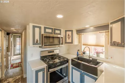 8372 SE Enchanted Way #204, Turner, OR 97392 - Photo 7