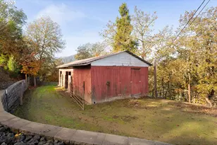 411 Woodland Dr, Winston, OR 97496 - Photo 35