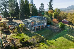 411 Woodland Dr, Winston, OR 97496 - Photo 5