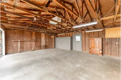 411 Woodland Dr, Winston, OR 97496 - Photo 29