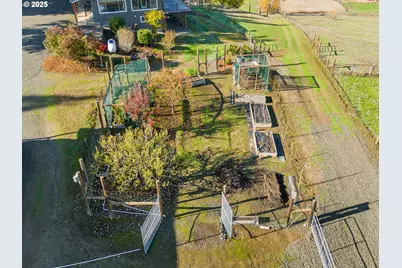 411 Woodland Dr, Winston, OR 97496 - Photo 39