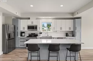 630 S 10th St, Creswell, OR 97426 - Photo 3