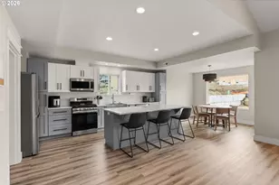 630 S 10th St, Creswell, OR 97426 - Photo 5