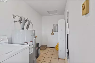 405 S Marple St, Coos Bay, OR 97420 - Photo 13