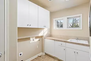 18233 SW Santoro Dr, Beaverton, OR 97007 - Photo 37