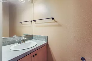 637 NE Garswood Ln, Hillsboro, OR 97006 - Photo 15