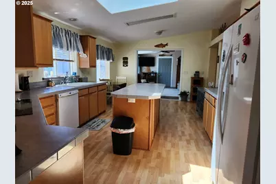 227 Lakeland Dr, Lakeside, OR 97449 - Photo 23