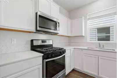 861 N 19th Ave, Cornelius, OR 97113 - Photo 9