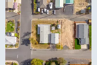 299 4th St, Maupin, OR 97037 - Photo 41