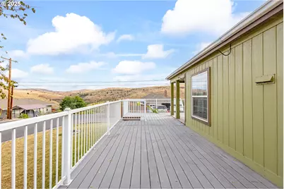 299 4th St, Maupin, OR 97037 - Photo 3