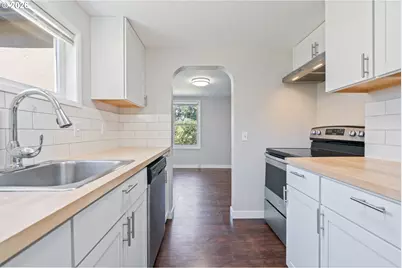 16122 NE Glisan St, Portland, OR 97230 - Photo 3